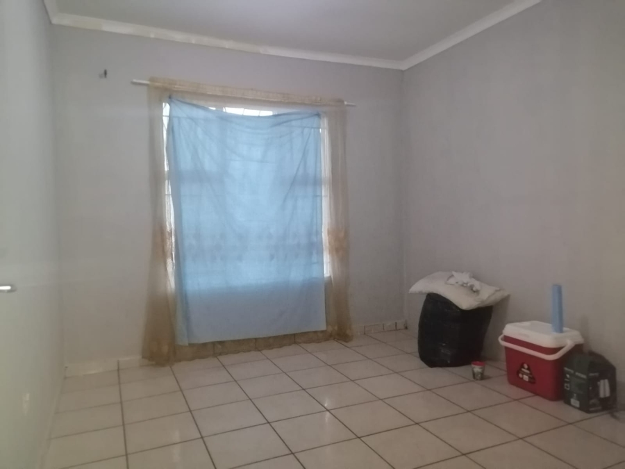 To Let 4 Bedroom Property for Rent in Geelhoutpark North West